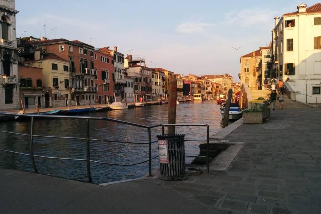La Casetta Rosa - Vista Sul Canale Венеція Екстер'єр фото